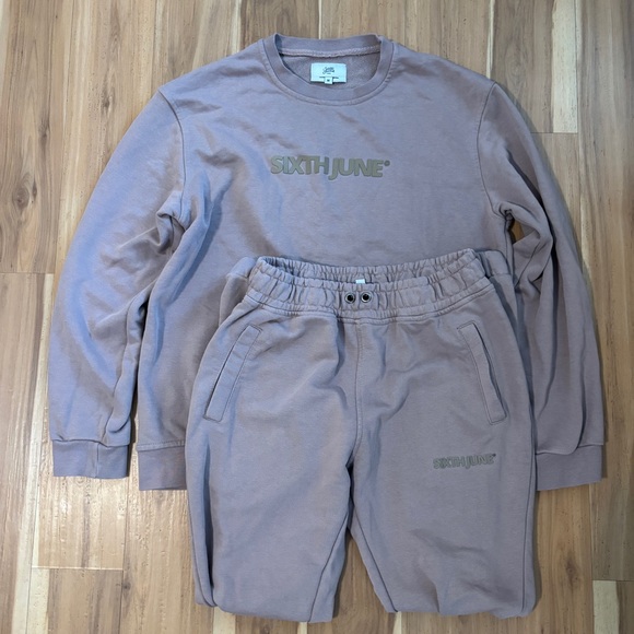 Women's Taupe Sweatshirt/Pants Set - Picture 5 of 5